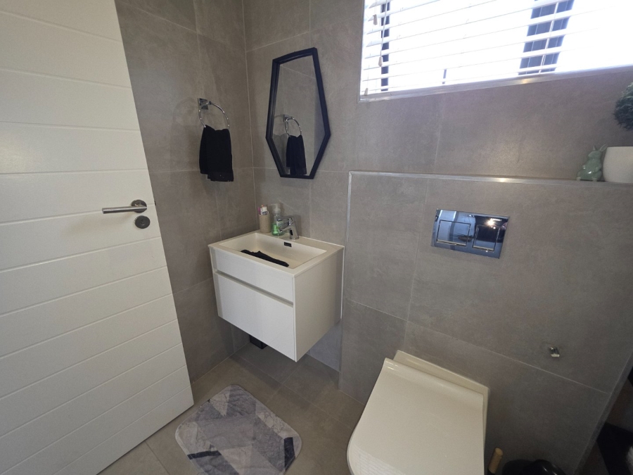 4 Bedroom Property for Sale in Sandown Western Cape